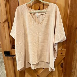 Zenana Elegant Cream/light pink Women's Top